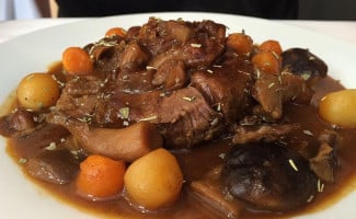 Tr3s Tombs food
