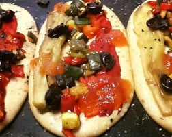 Tr3s Tombs food
