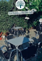 Bar Restaurante La Cabezuela Garden outside