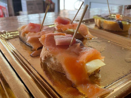 Hostal La Concordia food