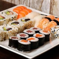 Umami Sushi Vilaseca food