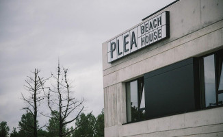 Plea Beach House outside