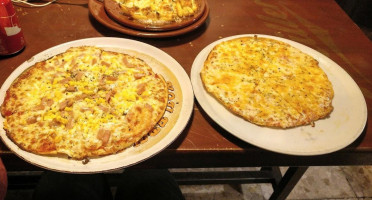 Mundo Pizza food