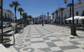 Liceo De Artesanos outside