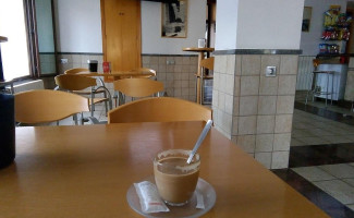 Café Deogracias inside