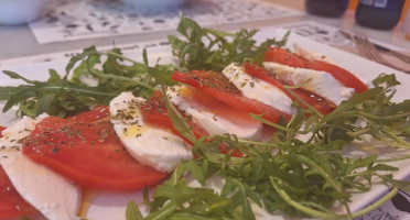 Quarti Quart I Mig Almuerzos Cena Café Auténtico Y Delicioso food