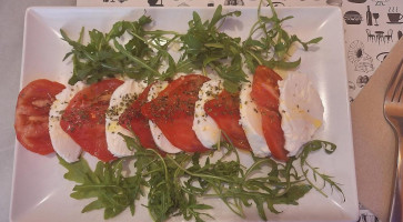 Quarti Quart I Mig Almuerzos Cena Café Auténtico Y Delicioso food