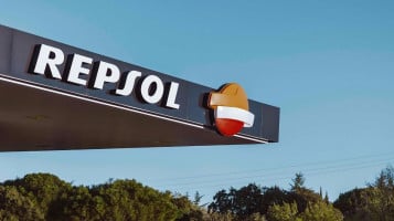 Estación De Servicio Repsol outside