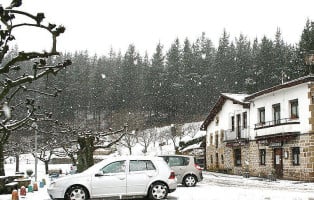 Trabaku Goiko Casa Rural Landetxe Jatetxea outside