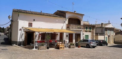 Maria Salinas Outside