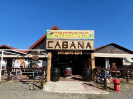 La Cabaña De Crusoes outside