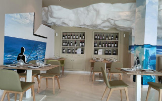 La Pizarra: Sabores Del Mar inside