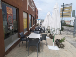 Seven Pizza outside