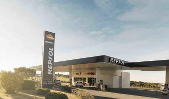 Estación De Servicio Repsol outside