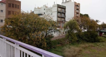 El Moma outside