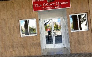 The Döner House outside