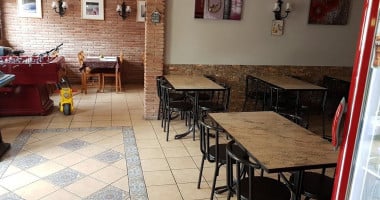 El Racó Del Pau I La Camèlia inside