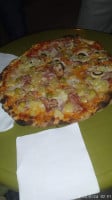 Bona Pizza food