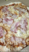 Bona Pizza food