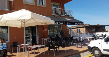 Cafe- Sal De Mar outside