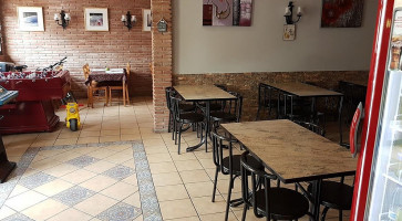 El Racó Del Pau I La Camèlia inside