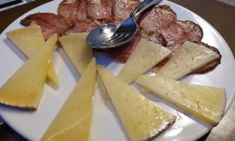 El Portón food