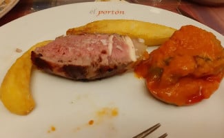 El Portón food