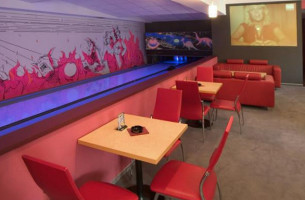 Bowling Peklo Jachta Dentro