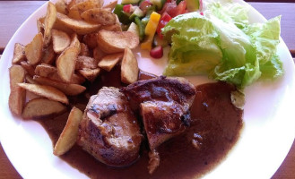 Posezení Na Náměstí Comida