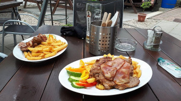 Restaurace U Dušků food