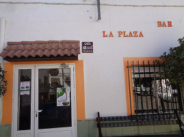 La Plaza outside