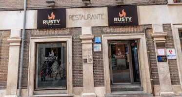 La Taberna De Rusty outside