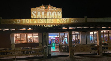 Hollister Bash Saloon outside