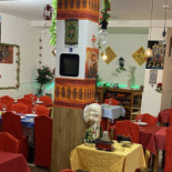 Welcome India Colmenar inside