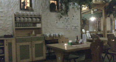 U Krále Ječmínka Dentro