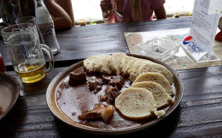 Památník, Pivovar, Hradní Restaurace A Muzeum Vítek Z Prčice Comida