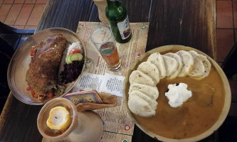 Památník, Pivovar, Hradní Restaurace A Muzeum Vítek Z Prčice Comida