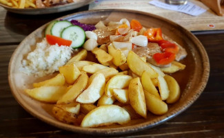 Památník, Pivovar, Hradní Restaurace A Muzeum Vítek Z Prčice Comida