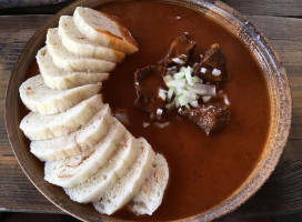 Památník, Pivovar, Hradní Restaurace A Muzeum Vítek Z Prčice Comida