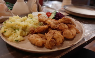 Památník, Pivovar, Hradní Restaurace A Muzeum Vítek Z Prčice Comida