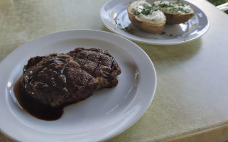 Steaky Tos Nežral food