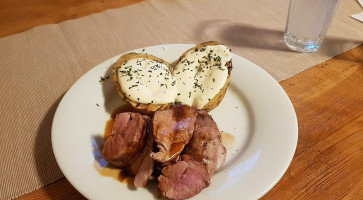 Steaky Tos Nežral food