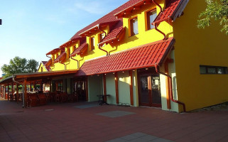 Restaurace U Raka Exterior