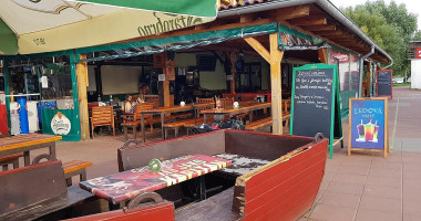 Restaurace U Raka Exterior