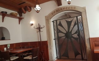 Podzámecká Restaurace Dentro