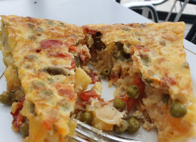 Hq La Galeria food