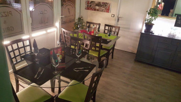 Hostal Restaurante Bar Taracena inside