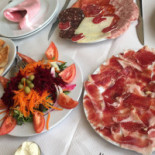 Casa Comaulis Comida