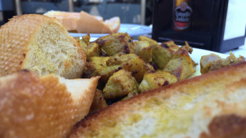 Andurinas Sant Adria De Besos food