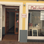 Mani In Pasta Exterior